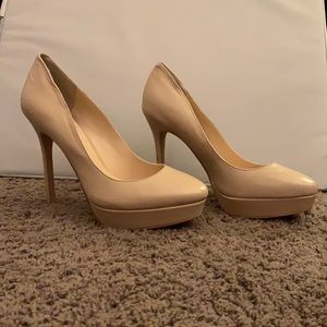 Vince Camuto Women’s Size 8 Tan pumps